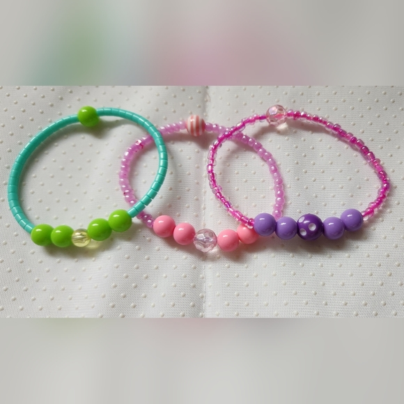Sets of 3 Bead Bracelets. Color: Pink, Green. Handmade. - Picture 2 of 12